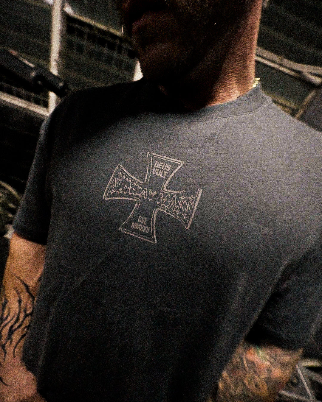 DEUS VULT - SLATE - HEAVY TEE